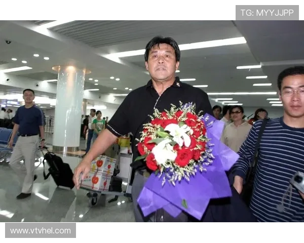 宫本恒靖与迟尚斌:中日足球文化碰撞与战术思维的深度解析 宫本恒靖与迟尚斌:中日足球文化碰撞与战术思维的深度解析