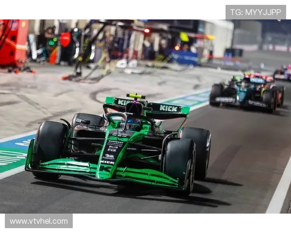 F1新赛季热身赛即将启幕 各大车队阵容调整引关注 F1新赛季热身赛即将启幕 各大车队阵容调整引关注