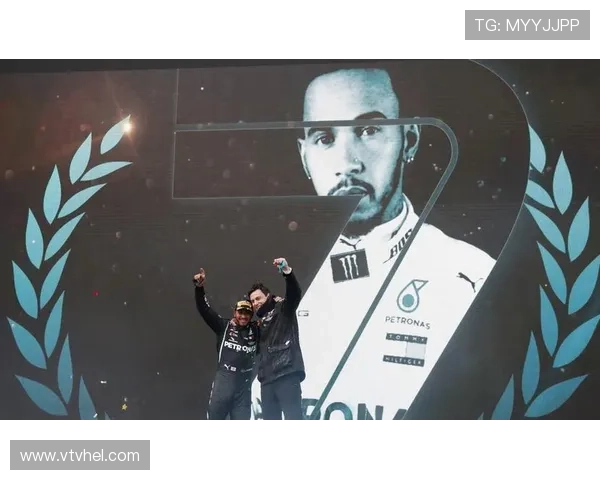 F1赛季激烈竞争再度升级 红牛与梅赛德斯为冠军殊死搏斗