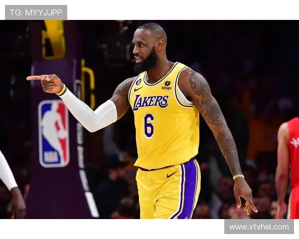 詹姆斯赛季首秀闪耀全场 湖人逆转战胜劲敌勇士取得开门红